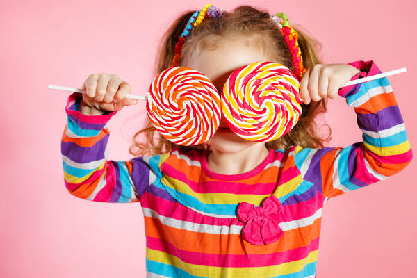 Djeca jedu 25 odsto više slatkiša nego pedesetih: Zavisnost?