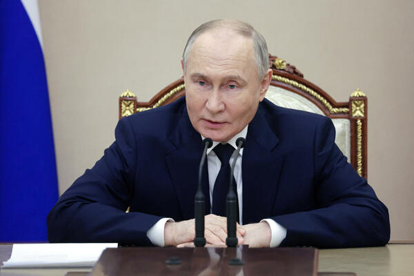 Putin pred posjetu Kini rekao da je "spreman da pregovara o ratu u...