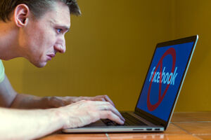 Uoči izbora za američki Kongres: Fejsbuk blokirao 115 naloga