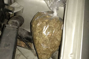 Bar: Pronađena 173 grama marihuane, uhapšene dvije osobe