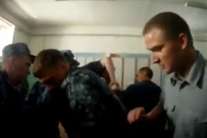 Uznemirujući snimak prebijanja u ruskom zatvoru