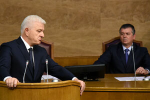 Premijerski sat: Marković u srijedu u parlamentu