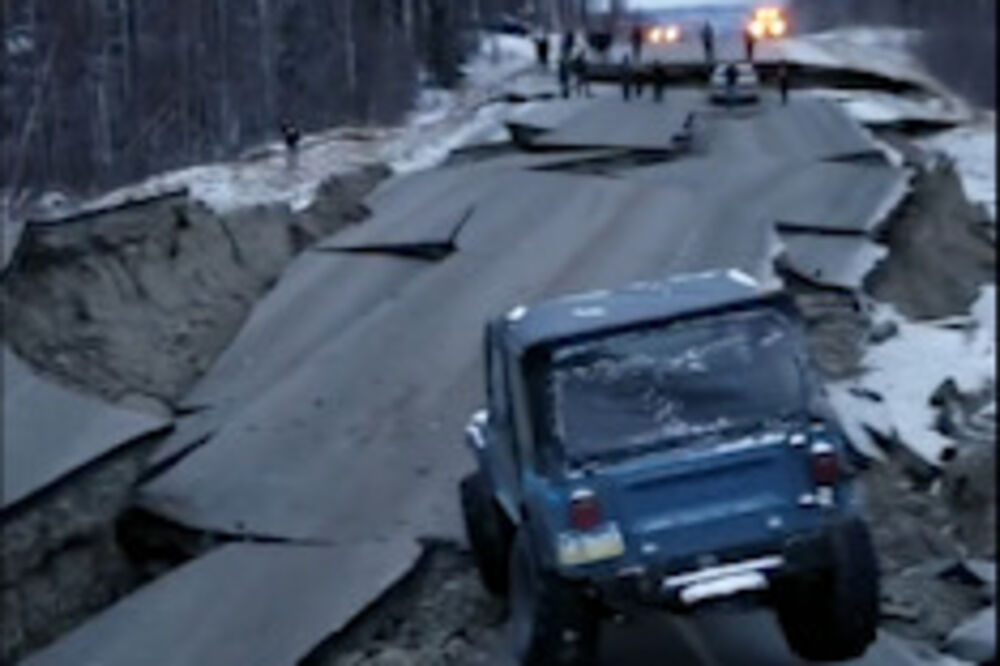 Vožnja posle zemljotresa, Foto: Screenshot