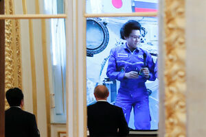 Putin i Abe iz Kremlja razgovarali s astronautima Međunarodne...