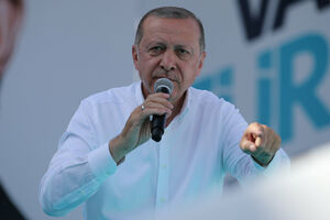 Pred izbore u Turskoj šestoro uhapšeno:  Vrijeđali Erdogana na...