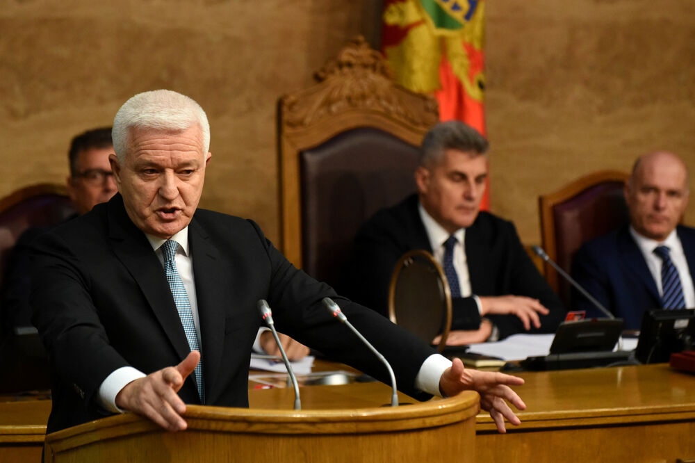 Marković na premijerskom satu, Foto: Boris Pejović