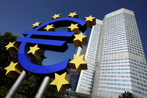 Junker: Euro je postao simbol jedinstva, suvereniteta i stabilnosti