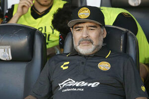 Dijego Maradona hitno primljen u bolnicu zbog krvarenja u stomaku