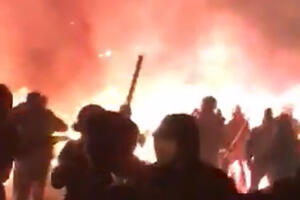 Sukobi navijača AEK-a i Ajaksa u Atini