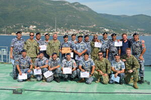 Zajednička obuka ronilaca mornarica SAD i VCG na Pristanu