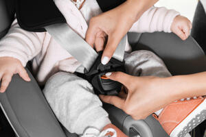 Apel roditeljima: Djecu u vozilima prevozite isključivo na...