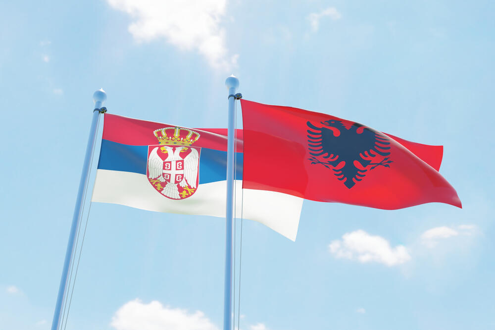 Srbija, Albanija, zastava, Foto: Shutterstock
