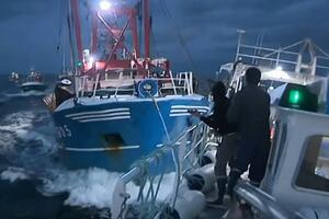 Britanski i francuski ribari se sukobili zbog školjki: Letjele...