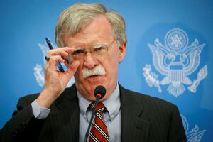 Bolton: SAD ne isključuju teritorijalne korekcije između Srbije i...