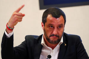 Na italijanskom brodu se nalazi 177 migranata: Salvini prijeti da...