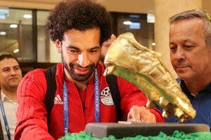 Lijepo i veliko iznenađenje za Salaha: Dobio rođendansku tortu od...