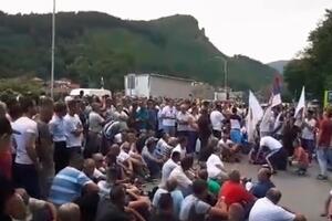 Srbija: Malinari blokirali magistralni put ka Crnoj Gori