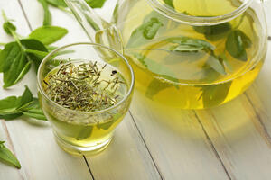 Zeleni čaj i med za čisto i zdravo lice