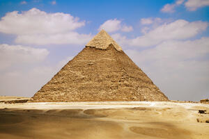 Rupa u Velikoj piramidi bi mogla čuvati tron od meteorskog gvožđa