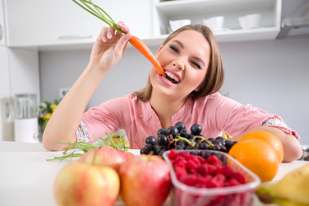 djevojka, voće, Foto: Shutterstock
