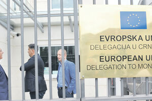 Opozicija kod ambasadora EU, pozvani i lideri DF-a