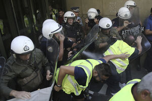Rudari protestuju u Atini zbog najave suspenzije rada rudnika