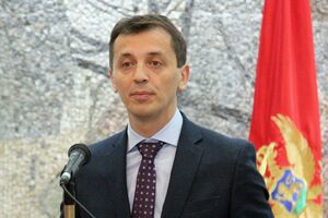 Bošković: Vojska CG neće ratovati ni protiv Srba ni protiv...