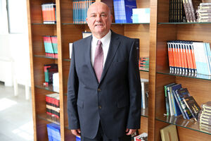 Profesoru Dušku Bjelici najveće priznanje AESA konferencije u Iranu