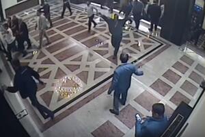 Pojavio se snimak: Poslanici Gruevskog su pustili rulju u Sobranje