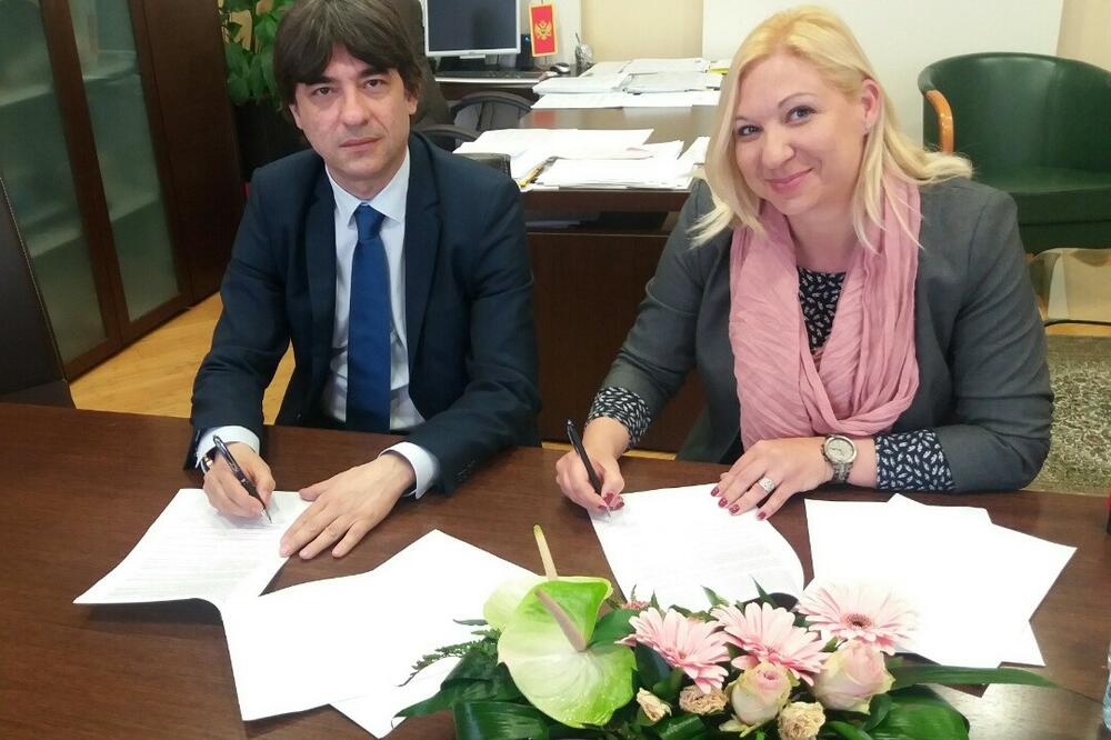 potpisivanje ugovor Herceg novi Vodovod, Foto: Slavica Kosić
