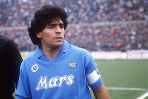 Maradona uz fudbalere Napolija u Madridu