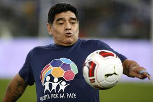 Majstor ostaje majstor: Pogledajte kako Maradona izvodi slobodnjake