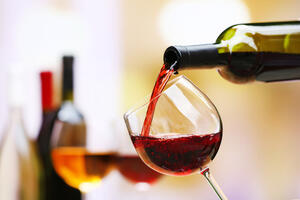 Evo kako da izbjegnete glavobolju od vina