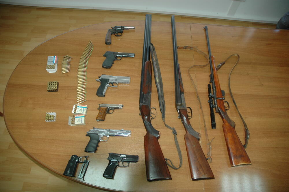 Oduzeto oružje, municija, Bar, Foto: Uprava policije