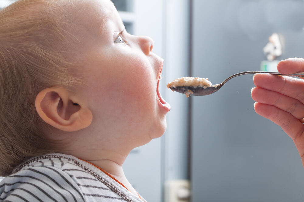 beba sa hranom, Foto: Shutterstock
