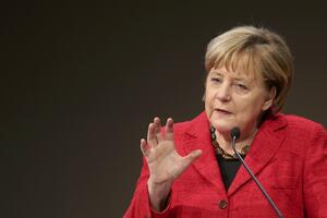 Merkel: Vojne akcije u Siriji se graniče sa ratnim zločinom
