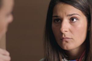 Novi spot DF-a: Zlostavljana žena koja personifikuje građane Crne...