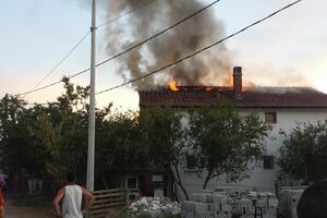 Požar u Zagoriču: Izgorio dio krova i sprata kuće