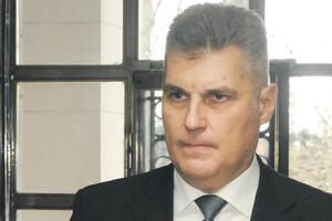 Brajovića optužuje za politički pritisak