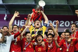 Španija jedina do odbrane trofeja