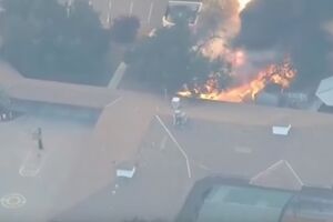 Stotine vatrogasaca se bori sa požarom u Los Anđelesu, evakuisano...