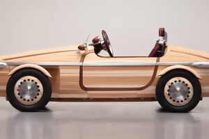 "Tojota" predstavila automobil od drveta