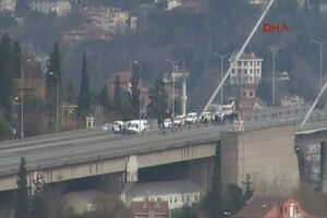 Istanbul: Most na Bosforu zatvoren za saobraćaj zbog sumnjivog...