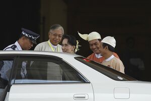 Istorijski trenutak za Mjanmar: Izabran prvi civilni predsjednik...