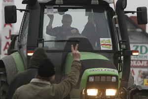 Poljoprivrednici blokirali grčko-bugarski prelaz