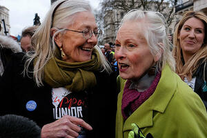 Vanesa Redgrejv i Vivijen Vestvud na protestu britanskih ljekara