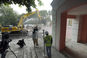 U Majamiju se ruši roza vila Pabla Eskobara: "Nestaje đavolja kuća"