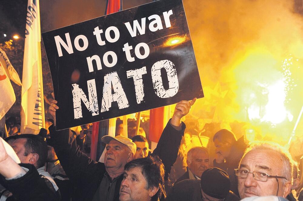 NATO, protest, Podgorica, Foto: Savo Prelević