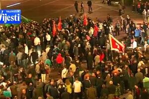 Snimak TV Vijesti: Ovako je večeras bilo na protestu