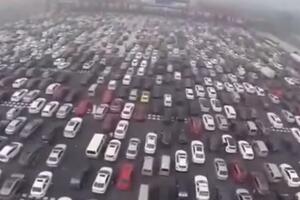 Pogledajte nevjerovatan prizor sa autoputa u Kini